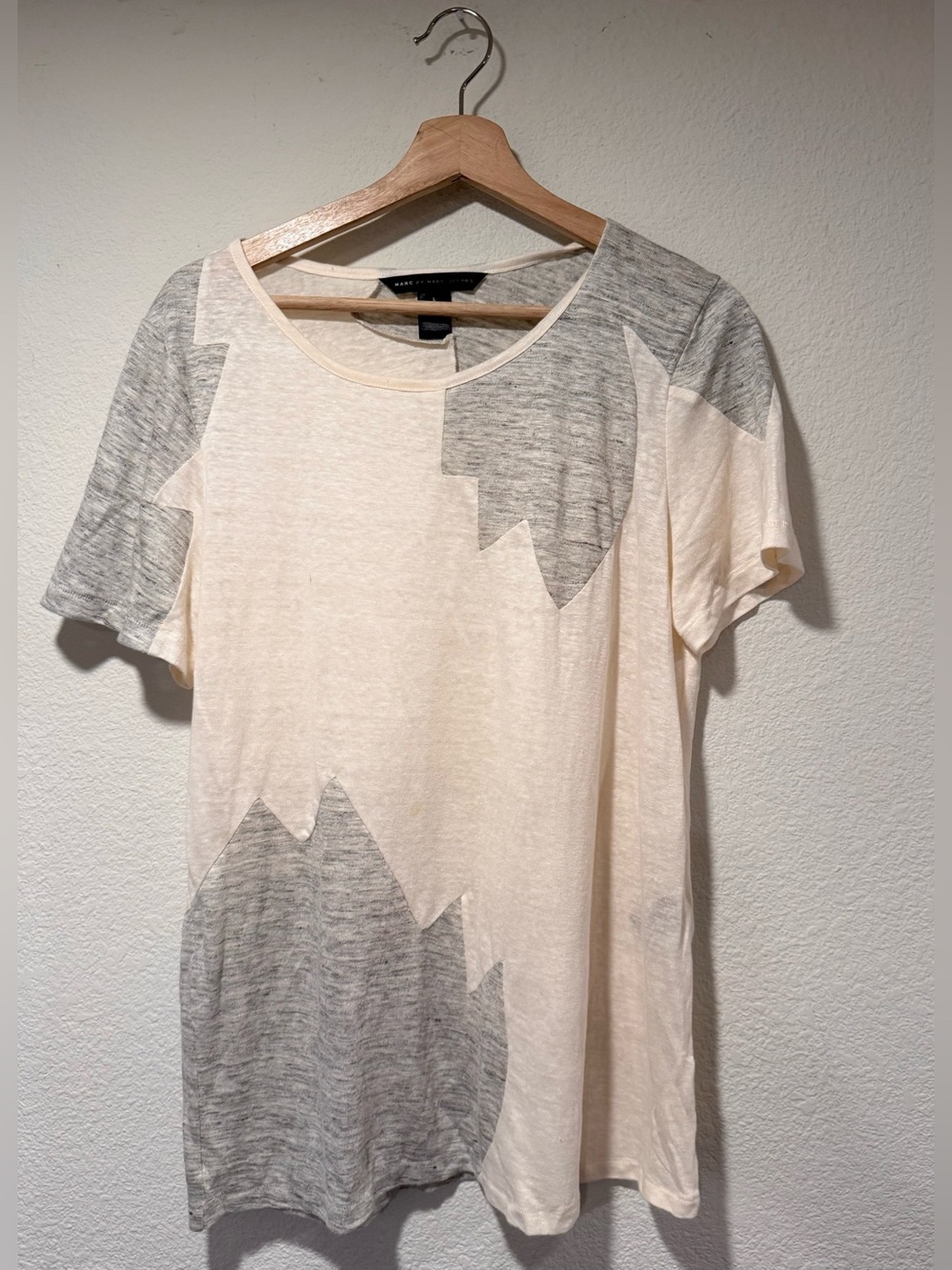 MARC BY MARC JACOBS Cream and Gray Colorblock Short Sleeve Linen Tee